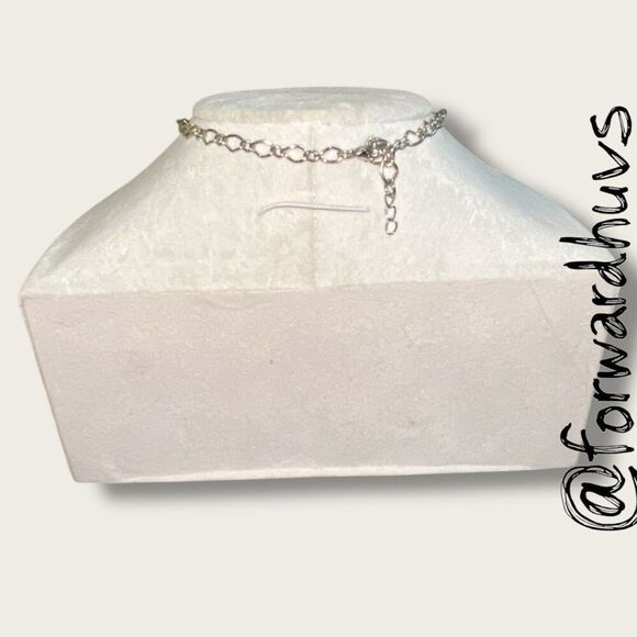 18” Artificially Colored Stone Pendant - Picture 6 of 12